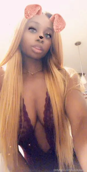 Kinsleykarter OnlyFans Leaked Free Thumbnail Picture - #NMBZFQXDik