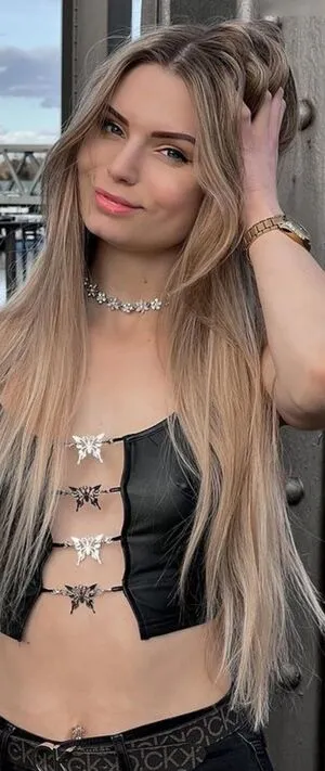 Kira Karambole OnlyFans Leaked Free Thumbnail Picture - #2dAhmhlcK6
