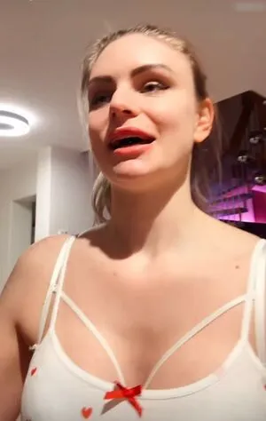 Kira Karambole OnlyFans Leaked Free Thumbnail Picture - #6Lro2IaEsI