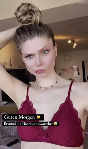 Kira Karambole OnlyFans Leaked Free Thumbnail Picture - #P8HlXJg0nq