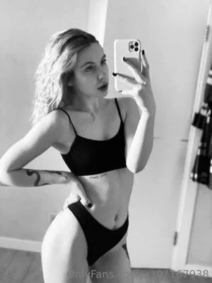 Kira Kitsune OnlyFans Leaked Free Thumbnail Picture - #gBuEAoaGWA