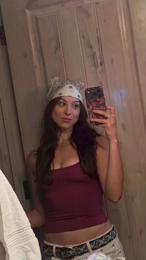Kira Kosarin OnlyFans Leaked Free Thumbnail Picture - #BcgDdD93s5