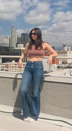 Kira Kosarin OnlyFans Leaked Free Thumbnail Picture - #P4ZwwaJatt