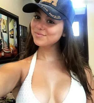 Kira Kosarin OnlyFans Leaked Free Thumbnail Picture - #VIlDdEbwt1