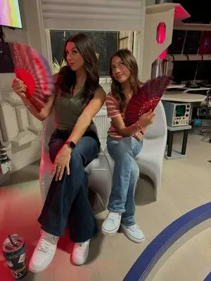 Kira Kosarin OnlyFans Leaked Free Thumbnail Picture - #bFMXB9si3e