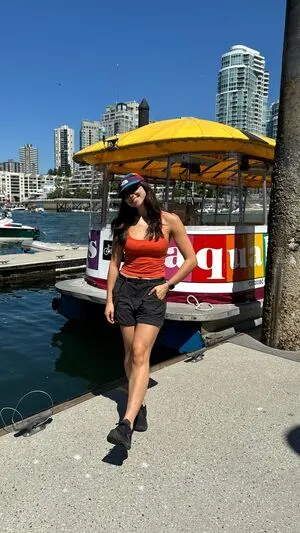 Kira Kosarin OnlyFans Leaked Free Thumbnail Picture - #f6h4REk7kZ