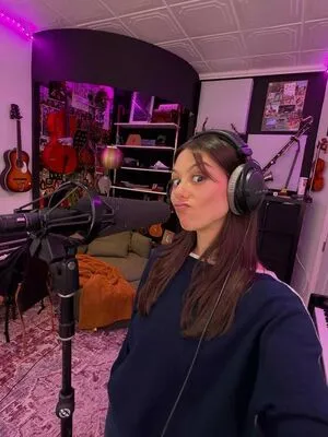 Kira Kosarin OnlyFans Leaked Free Thumbnail Picture - #m5mv2repEh