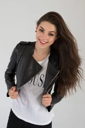 Kira Kosarin OnlyFans Leaked Free Thumbnail Picture - #wqoQnK3ipN