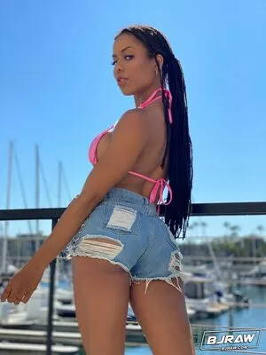 Kira Noir OnlyFans Leaked Free Thumbnail Picture - #3pdslInSQE