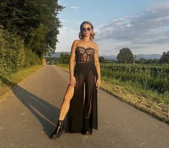 Kira Rodrigues OnlyFans Leaked Free Thumbnail Picture - #AlwNSmARZn