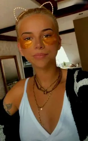 Kira Rodrigues OnlyFans Leaked Free Thumbnail Picture - #t01LHNjxG2