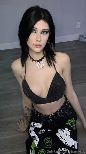 Kiramystic OnlyFans Leaked Free Thumbnail Picture - #xAOndpA0xA