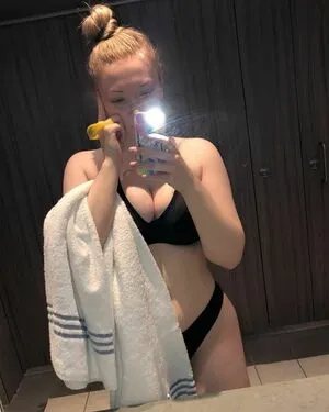 Kirsten Minnery Laing OnlyFans Leaked Free Thumbnail Picture - #PGSLiLstp8