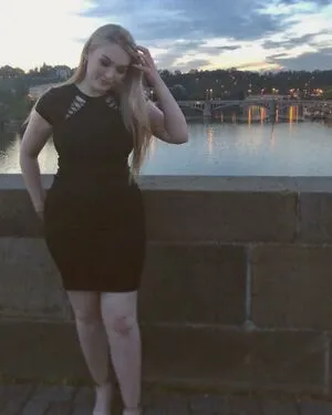 Kirsten Minnery Laing OnlyFans Leaked Free Thumbnail Picture - #wHaoEr7nHn