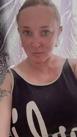 Kisicafree OnlyFans Leaked Free Thumbnail Picture - #4KAwcobiUI