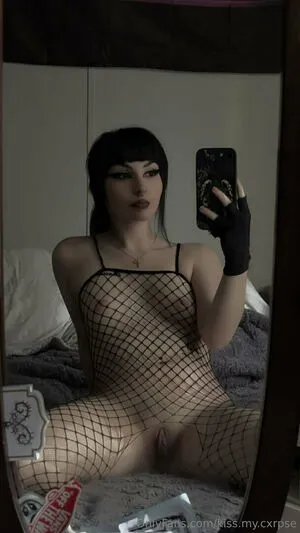 Kiss My Cxrpse OnlyFans Leaked Free Thumbnail Picture - #9hsiWEokp6