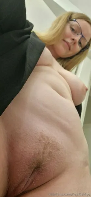 Kissmyhips OnlyFans Leaked Free Thumbnail Picture - #b1w3fREX5q