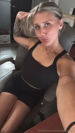 Kisstheskye OnlyFans Leaked Free Thumbnail Picture - #i6npiHodAS