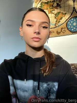 Kitty Berg OnlyFans Leaked Free Thumbnail Picture - #8Ikk5JT15g