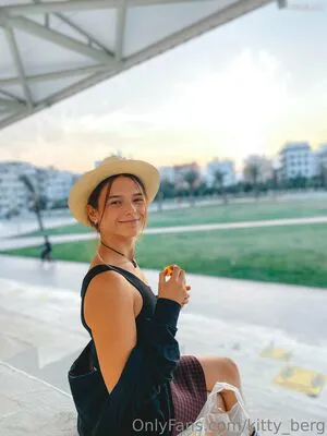 Kitty Berg OnlyFans Leaked Free Thumbnail Picture - #CXI0GDEr1V