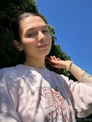 Kitty Berg OnlyFans Leaked Free Thumbnail Picture - #FjRdFhitfo