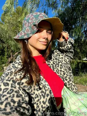 Kitty Berg OnlyFans Leaked Free Thumbnail Picture - #IUDLPTlfVF