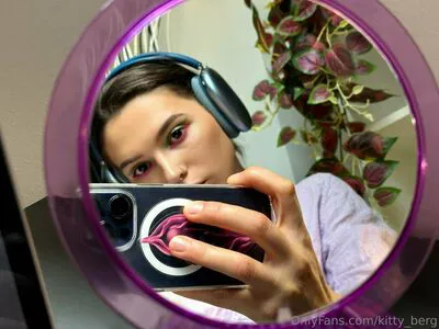 Kitty Berg OnlyFans Leaked Free Thumbnail Picture - #Yx9hn25fLa