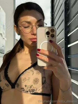 Kitty Dreams OnlyFans Leaked Free Thumbnail Picture - #4JrF2aIGQb