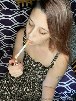 Kittylynnsmokes2 OnlyFans Leaked Free Thumbnail Picture - #3ncBOUN5sE