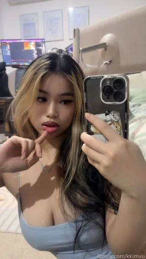 Kkimvu OnlyFans Leaked Free Thumbnail Picture - #c5CC44NSCR