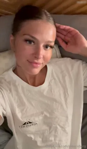 Kleinemausalex OnlyFans Leaked Free Thumbnail Picture - #ZiIqqkE0eS
