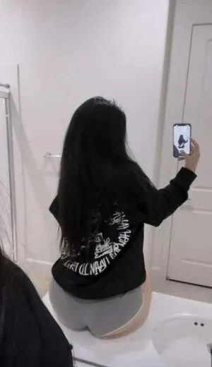 Koemi OnlyFans Leaked Free Thumbnail Picture - #KiMzGShoJr