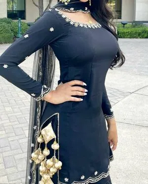 Komal Basran OnlyFans Leaked Free Thumbnail Picture - #2TAvKadz9G