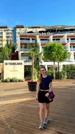 Kostandiina OnlyFans Leaked Free Thumbnail Picture - #4MP0lwFOIl