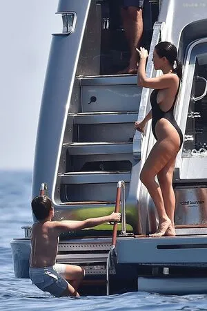 Kourtney Kardashian OnlyFans Leaked Free Thumbnail Picture - #8ArtTOI3r3