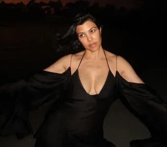 Kourtney Kardashian OnlyFans Leaked Free Thumbnail Picture - #8mGw9QoayS