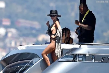 Kourtney Kardashian OnlyFans Leaked Free Thumbnail Picture - #N0lYJblJnp