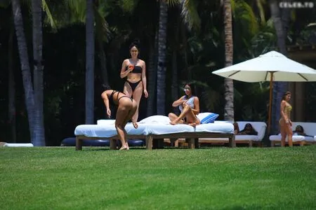 Kourtney Kardashian OnlyFans Leaked Free Thumbnail Picture - #OpJWiWIZPn