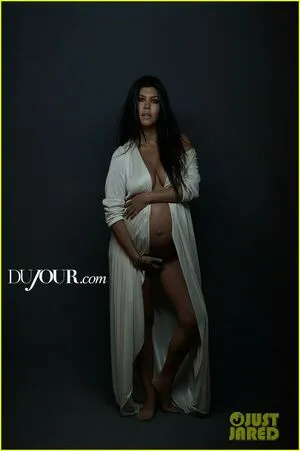 Kourtney Kardashian OnlyFans Leaked Free Thumbnail Picture - #UouAfAAADz