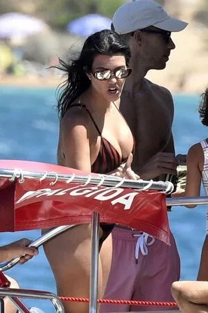 Kourtney Kardashian OnlyFans Leaked Free Thumbnail Picture - #VxD6B5POJs