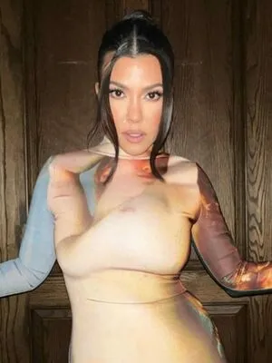 Kourtney Kardashian OnlyFans Leaked Free Thumbnail Picture - #ggnAT1D2Jk