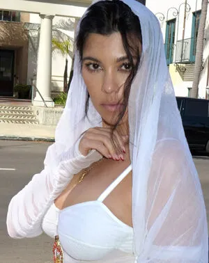 Kourtney Kardashian OnlyFans Leaked Free Thumbnail Picture - #kE0Dt2VECf