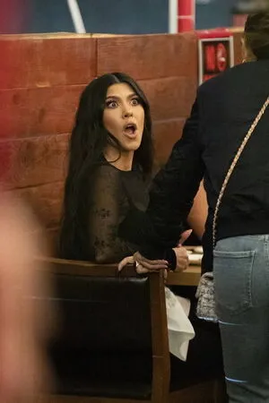 Kourtney Kardashian OnlyFans Leaked Free Thumbnail Picture - #mMfOnIlIkt