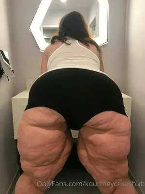 Kourtneycakeshub OnlyFans Leaked Free Thumbnail Picture - #mp2gCjiqnj