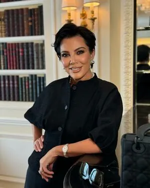 Kris Jenner OnlyFans Leaked Free Thumbnail Picture - #7dJrp3KtOz