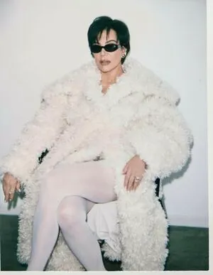 Kris Jenner OnlyFans Leaked Free Thumbnail Picture - #B6MB9OVa4l