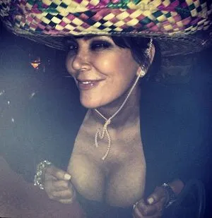 Kris Jenner OnlyFans Leaked Free Thumbnail Picture - #FSdnlirfCJ