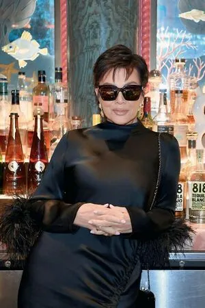 Kris Jenner OnlyFans Leaked Free Thumbnail Picture - #HcP7sWvkew