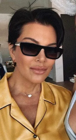 Kris Jenner OnlyFans Leaked Free Thumbnail Picture - #yYNs4RANqV