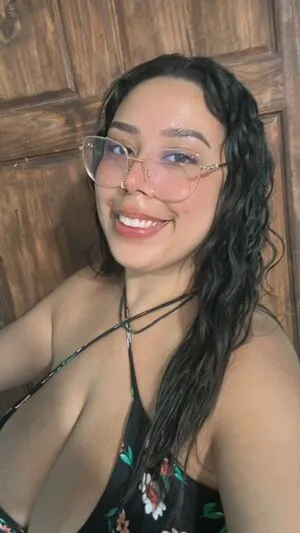 Krisskiss OnlyFans Leaked Free Thumbnail Picture - #FeMomSJ4i4